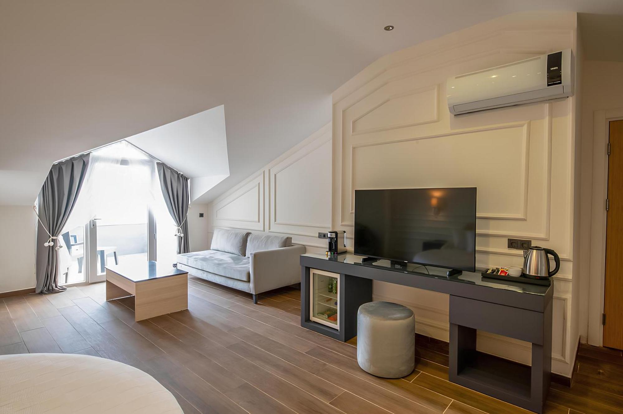 Ramada By Wyndham Fethiye Oludeniz Adult Only Hotel Exterior foto