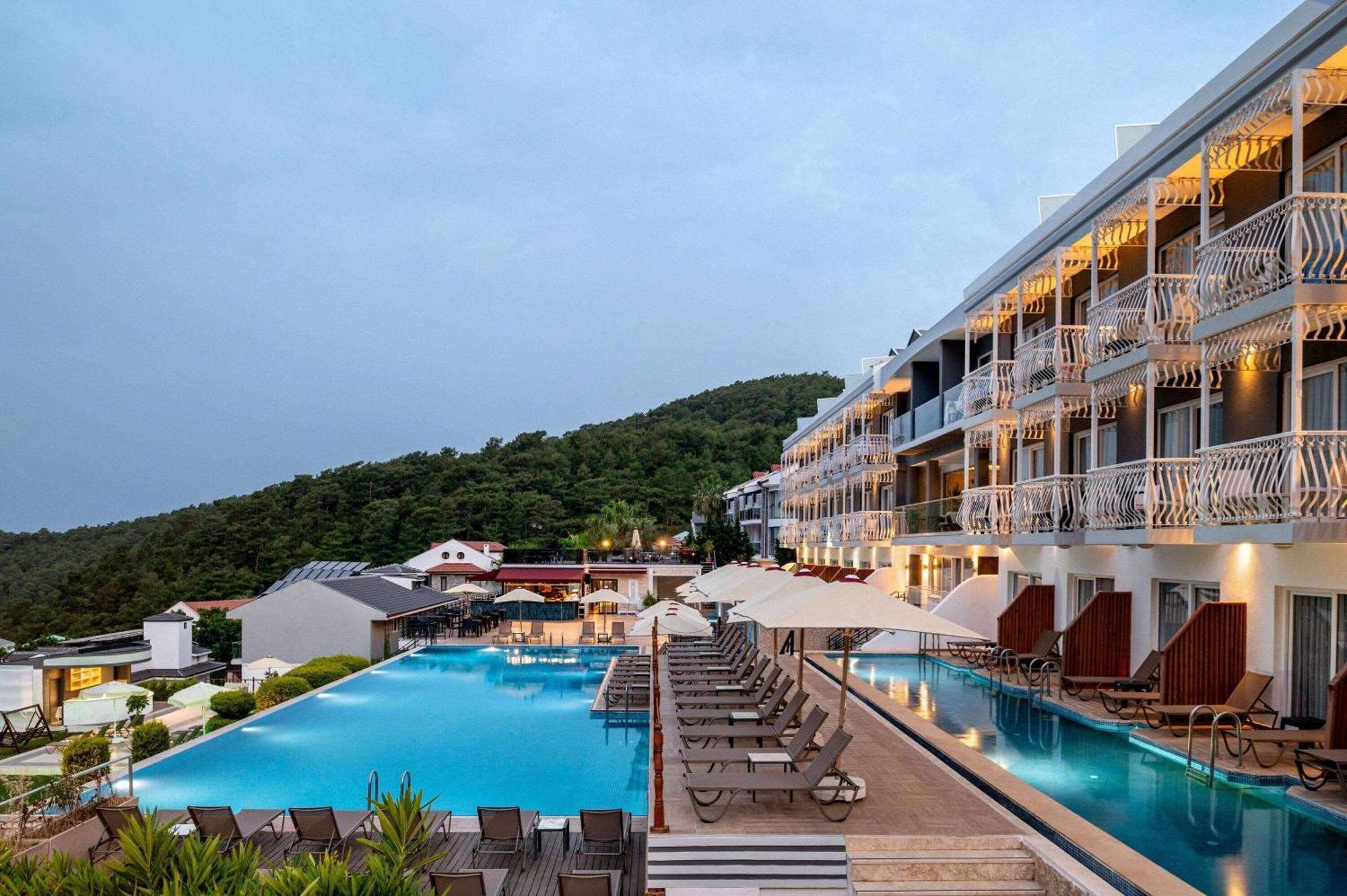 Ramada By Wyndham Fethiye Oludeniz Adult Only Hotel Exterior foto